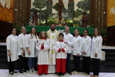 LS: Missa de AÃ§Ã£o de GraÃ§as em louvor aos 10 anos da OrdenaÃ§Ã£o Sacerdotal do Padre SebastiÃ£o Gulart reuniu centenas de fiÃ©is