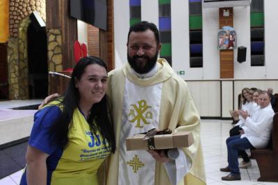 LS: Missa de AÃ§Ã£o de GraÃ§as em louvor aos 10 anos da OrdenaÃ§Ã£o Sacerdotal do Padre SebastiÃ£o Gulart reuniu centenas de fiÃ©is