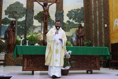 LS: Missa de AÃ§Ã£o de GraÃ§as em louvor aos 10 anos da OrdenaÃ§Ã£o Sacerdotal do Padre SebastiÃ£o Gulart reuniu centenas de fiÃ©is