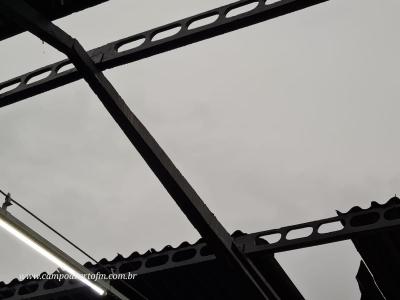 LS: Chuvas e ventos fortes causam estragos na regiÃ£o do Bairro Palmeiras 