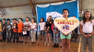 Escola Vereador AntÃ´nio Ribeiro de Oliveira homenageia servidoras em memÃ³ria