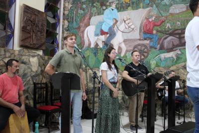 Centenas de FiÃ©is participaram da Acolhida da Imagem Peregrina de Nossa Senhora Aparecida em Laranjeiras do Sul