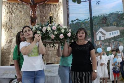 Centenas de FiÃ©is participaram da Acolhida da Imagem Peregrina de Nossa Senhora Aparecida em Laranjeiras do Sul