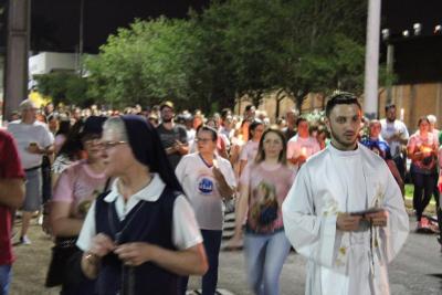 Centenas de FiÃ©is participaram da Acolhida da Imagem Peregrina de Nossa Senhora Aparecida em Laranjeiras do Sul