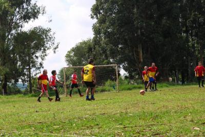 Duelo no Futebol entre VÃ´s x Netos termina empatado no 8 de Junho 