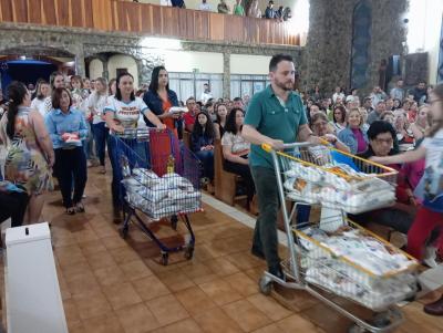 2Âº dia da Novena de Nossa Senhora Aparecida em Laranjeiras do Sul teve benÃ§Ã£o para as crianÃ§as