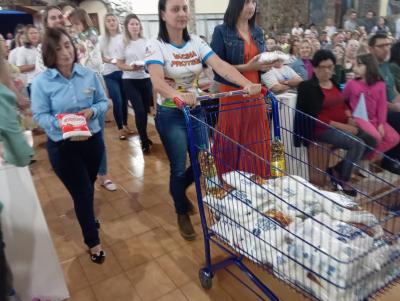 2Âº dia da Novena de Nossa Senhora Aparecida em Laranjeiras do Sul teve benÃ§Ã£o para as crianÃ§as