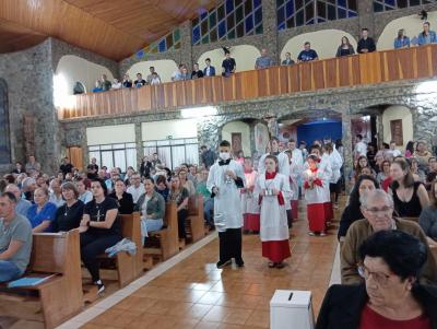 2Âº dia da Novena de Nossa Senhora Aparecida em Laranjeiras do Sul teve benÃ§Ã£o para as crianÃ§as