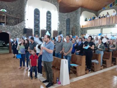 2Âº dia da Novena de Nossa Senhora Aparecida em Laranjeiras do Sul teve benÃ§Ã£o para as crianÃ§as