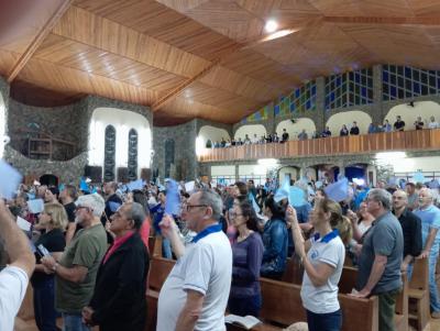 2Âº dia da Novena de Nossa Senhora Aparecida em Laranjeiras do Sul teve benÃ§Ã£o para as crianÃ§as