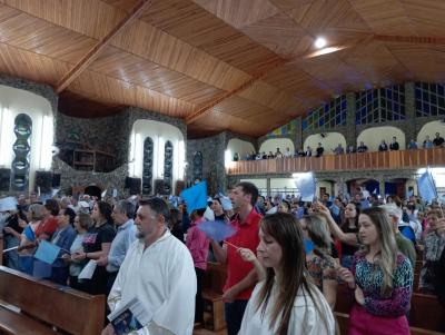 2Âº dia da Novena de Nossa Senhora Aparecida em Laranjeiras do Sul teve benÃ§Ã£o para as crianÃ§as