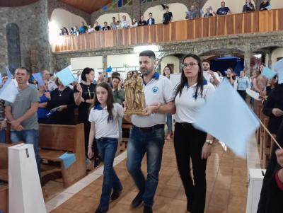 2Âº dia da Novena de Nossa Senhora Aparecida em Laranjeiras do Sul teve benÃ§Ã£o para as crianÃ§as
