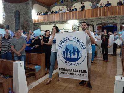 2Âº dia da Novena de Nossa Senhora Aparecida em Laranjeiras do Sul teve benÃ§Ã£o para as crianÃ§as