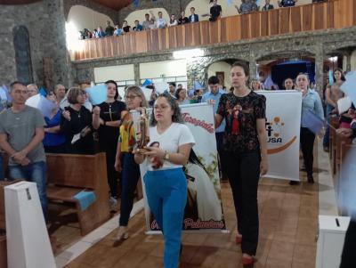 2Âº dia da Novena de Nossa Senhora Aparecida em Laranjeiras do Sul teve benÃ§Ã£o para as crianÃ§as