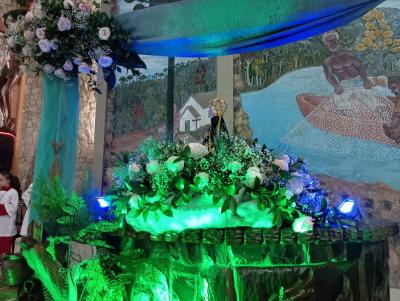 2Âº dia da Novena de Nossa Senhora Aparecida em Laranjeiras do Sul teve benÃ§Ã£o para as crianÃ§as