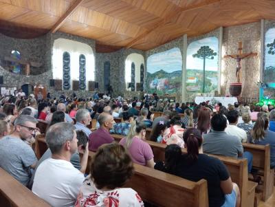Bispo Dom Amilton presidiu o 4Âº dia da Novena de Nossa Senhora Aparecida em Laranjeiras do Sul