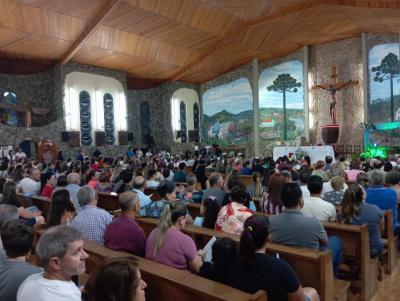 Bispo Dom Amilton presidiu o 4Âº dia da Novena de Nossa Senhora Aparecida em Laranjeiras do Sul