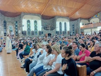 7Âª Dia da Novena de Aparecida em Laranjeiras do Sul foi presidida pelo Padre Everton