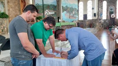 SantuÃ¡rio realizou a entrega da ContribuiÃ§Ã£o Premiada da Festa de Nossa Senhora Aparecida de Laranjeiras do Sul
