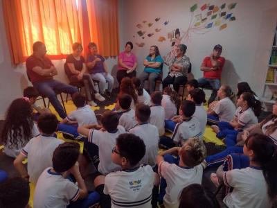 Projeto de ContaÃ§Ã£o de HistÃ³rias da Escola Municipal LeocÃ¡dio JosÃ© Correia foi um verdadeiro sucesso