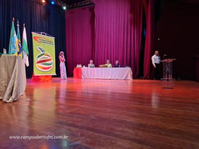 LS: ColÃ©gio Laranjeiras premia alunos destaques do ano