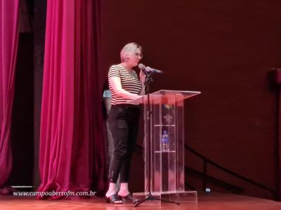 LS: ColÃ©gio Laranjeiras premia alunos destaques do ano