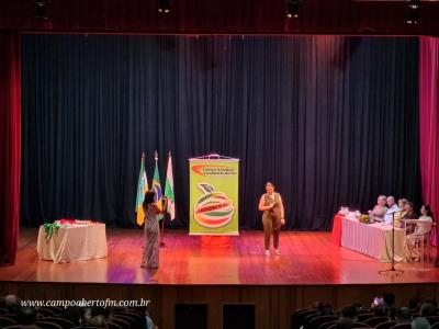 LS: ColÃ©gio Laranjeiras premia alunos destaques do ano