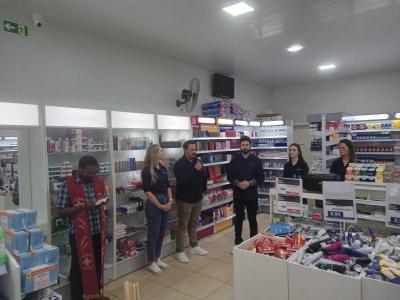 Inaugurou nesta segunda-feira (13) em Nova Laranjeiras a Hiperfarma