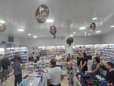 Inaugurou nesta segunda-feira (13) em Nova Laranjeiras a Hiperfarma