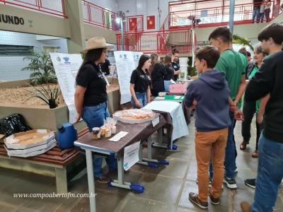 Escola  TÃ©cnica realiza a Primeira Feira de EducaÃ§Ã£o e TÃ©cnologia