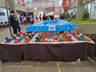 Escola  TÃ©cnica realiza a Primeira Feira de EducaÃ§Ã£o e TÃ©cnologia