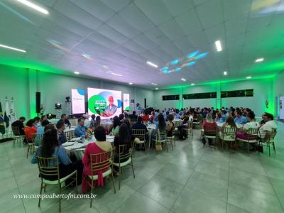 Programa Sicredi Fortalece entrega Certificado de conclusÃ£o a 91 associados da regiÃ£o