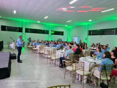 Programa Sicredi Fortalece entrega Certificado de conclusÃ£o a 91 associados da regiÃ£o