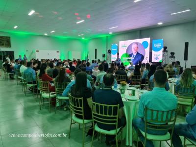 Programa Sicredi Fortalece entrega Certificado de conclusÃ£o a 91 associados da regiÃ£o