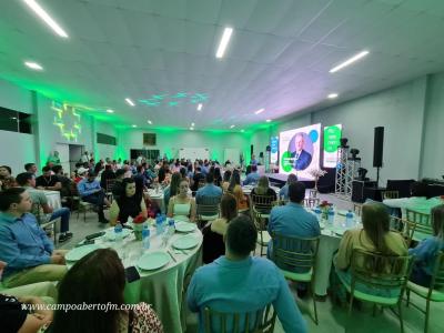 Programa Sicredi Fortalece entrega Certificado de conclusÃ£o a 91 associados da regiÃ£o