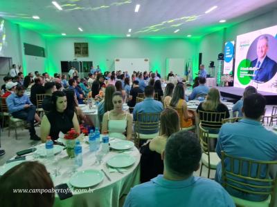 Programa Sicredi Fortalece entrega Certificado de conclusÃ£o a 91 associados da regiÃ£o