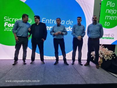 Programa Sicredi Fortalece entrega Certificado de conclusÃ£o a 91 associados da regiÃ£o