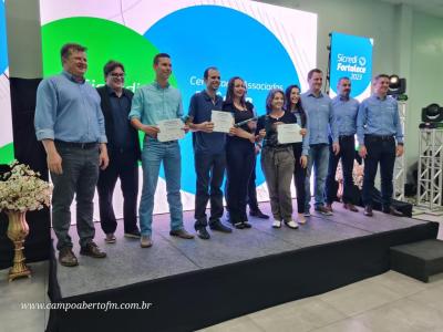 Programa Sicredi Fortalece entrega Certificado de conclusÃ£o a 91 associados da regiÃ£o