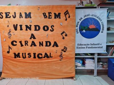 Escola JosÃ© LeocÃ¡dio Correia comemora Dia do MÃºsico com Ciranda Musical