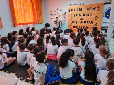 Escola JosÃ© LeocÃ¡dio Correia comemora Dia do MÃºsico com Ciranda Musical