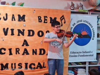 Escola JosÃ© LeocÃ¡dio Correia comemora Dia do MÃºsico com Ciranda Musical
