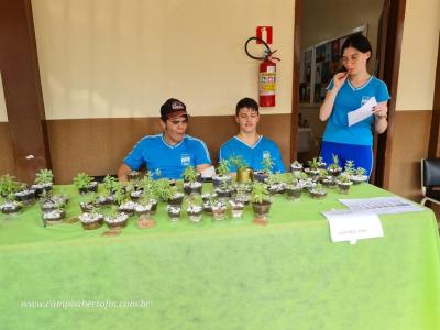 ColÃ©gio Eurico Gaspar Dutra de Virmond realiza Feira do Conhecimento