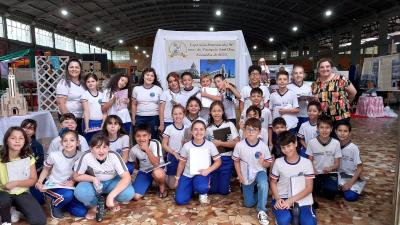 Alunos visitaram a ExposiÃ§Ã£o HistÃ³rica dos 90 anos da ParÃ³quia SantÂ´Ana