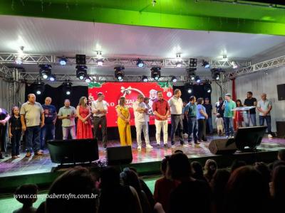 Natal de Laranjeiras 2023: abertura reÃºne famÃ­lias laranjeirenses na PraÃ§a Nogueira do Amaral