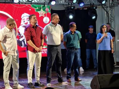 Natal de Laranjeiras 2023: abertura reÃºne famÃ­lias laranjeirenses na PraÃ§a Nogueira do Amaral