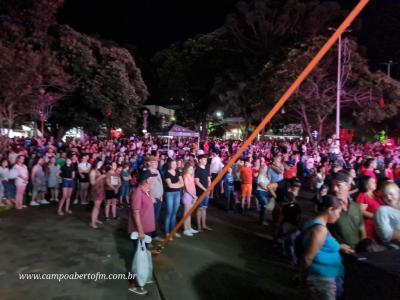 Natal de Laranjeiras 2023: abertura reÃºne famÃ­lias laranjeirenses na PraÃ§a Nogueira do Amaral