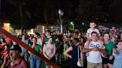Natal de Laranjeiras 2023: abertura reÃºne famÃ­lias laranjeirenses na PraÃ§a Nogueira do Amaral