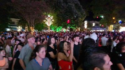 Natal de Laranjeiras 2023: abertura reÃºne famÃ­lias laranjeirenses na PraÃ§a Nogueira do Amaral