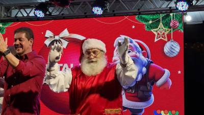 Natal de Laranjeiras 2023: abertura reÃºne famÃ­lias laranjeirenses na PraÃ§a Nogueira do Amaral