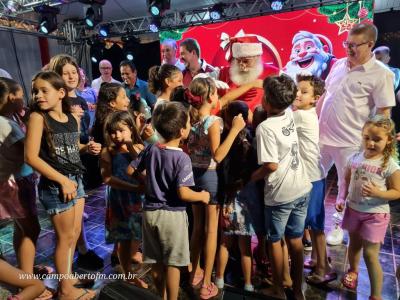 Natal de Laranjeiras 2023: abertura reÃºne famÃ­lias laranjeirenses na PraÃ§a Nogueira do Amaral